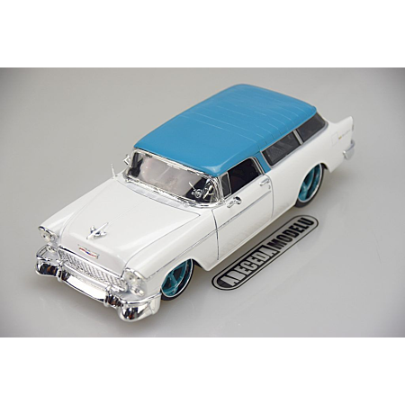 MAISTO Design 1955 Chevrolet Nomad 1:18