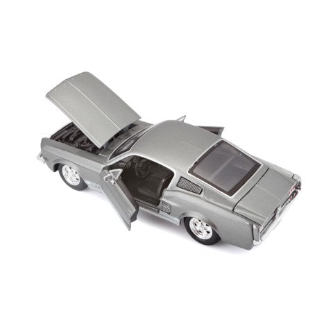 MAISTO 1967 Ford Mustang GT 1:24 Gray Die-Cast Model