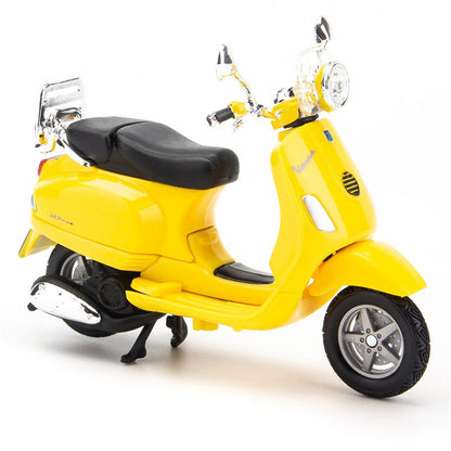 Maisto Vespa with Stand 1:18  Scale - 12 Assorted Models