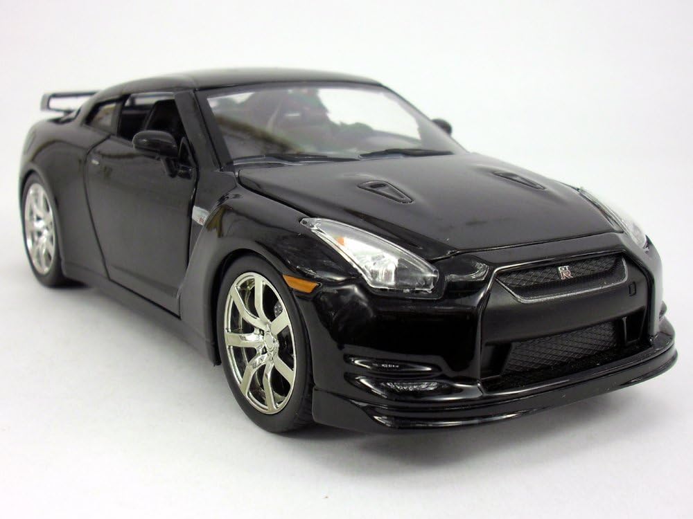 Maisto Nissan GTR 2009 1:24 Diecast Model - Wild Willy