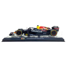 Bburago 1/24 Red Bull Racing 2022 F1-RB18 Verstappen #1 Champion Version