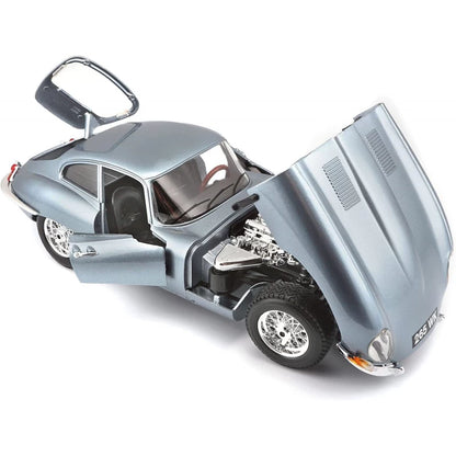 BBURAGO Jaguar E Coupe 1961 1:18 Diecast Model Car - Wild Willy