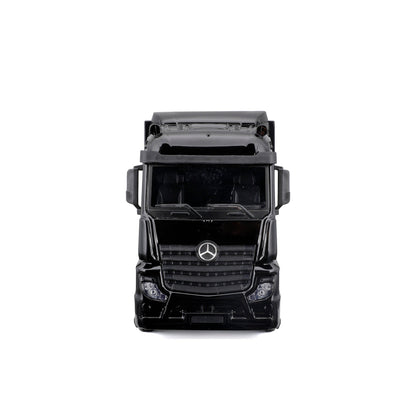 Bburago Mercedes-AMG Semi Truck with Mercedes W15 #63 George Russell – 1:43 Diecast Model - Wild Willy