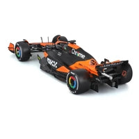 Bburago F1 MCLAREN MCL38 with Piastri Figure - 1:24