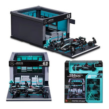 Bburago F1 Mercedes AMG Team W16 Pit Pass 1:43 Diecast Diorama - Wild Willy
