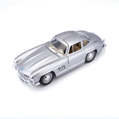 Bburago Mercedes Benz 300SL Silver - 1:18