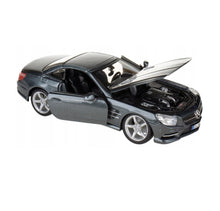 Bburago Mercedes SL 500 Hardtop 1:24 Diecast Model Car - Wild Willy
