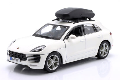 Bburago Porsche Macan Touring Series 1:24 Die-Cast Model