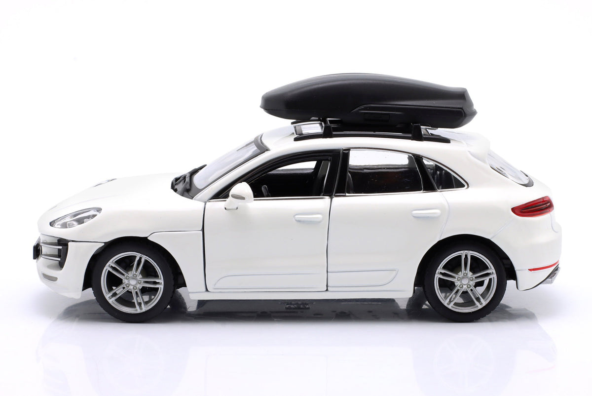 Bburago Porsche Macan Touring Series 1:24 Die-Cast Model