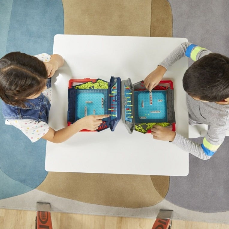 HASBRO Battleship Hunt, Hit, Sink, Win