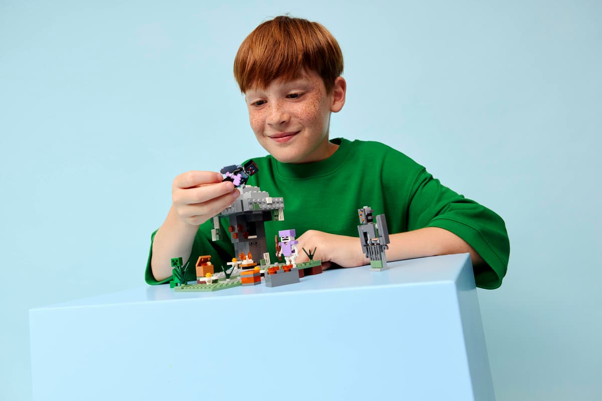 LEGO Minecraft The Pale Garden - Wild Willy