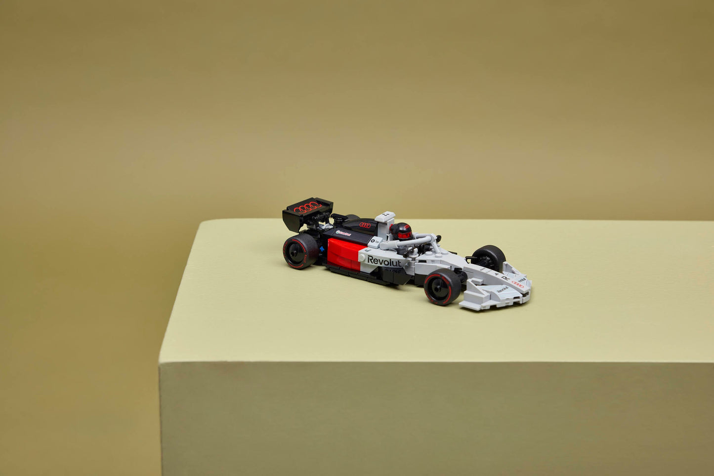 LEGO Speed Champions Audi Revolut F1 Team R26 77259