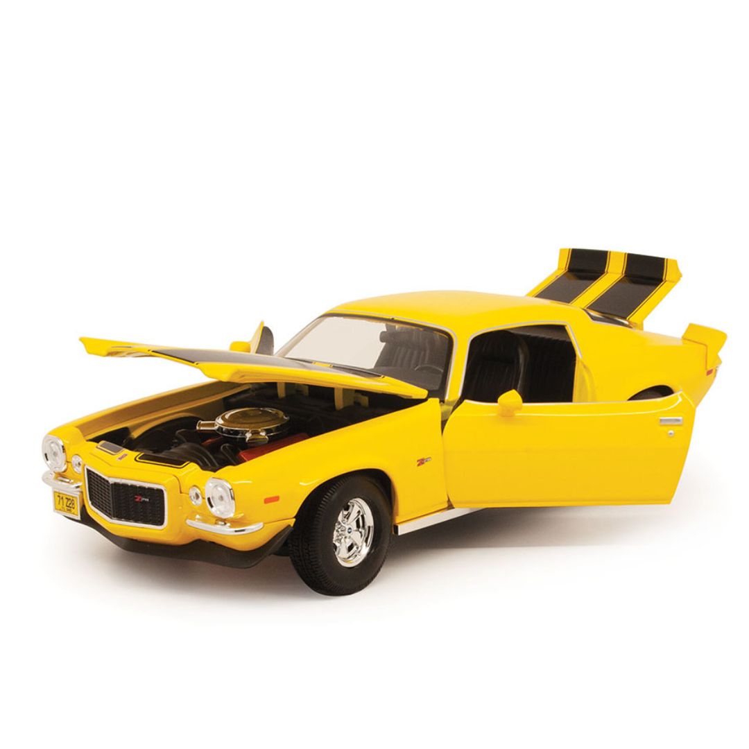 Maisto Chevrolet Camaro 1971 Yellow - 1:18 Diecast Model Car - Wild Willy