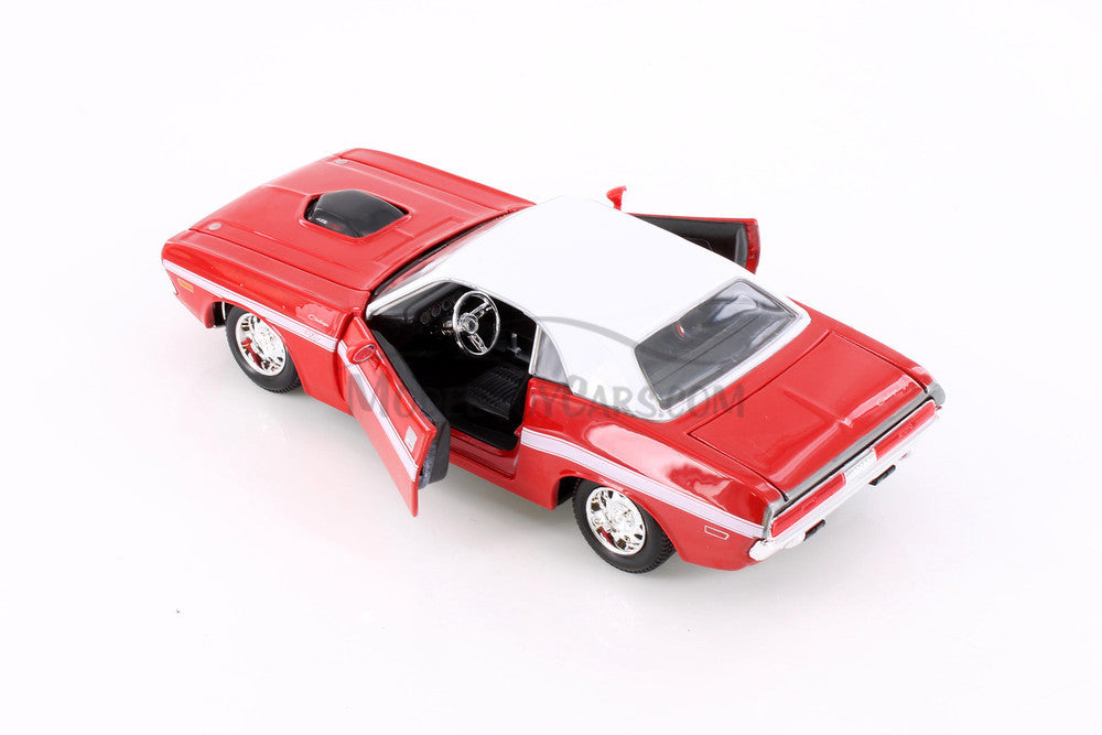 Maisto Dodge Challenger R/T 70 1:24 Red - Wild Willy