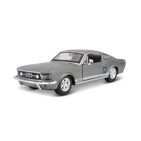 MAISTO 1967 Ford Mustang GT 1:24 Gray Die-Cast Model