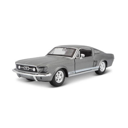 MAISTO 1967 Ford Mustang GT 1:24 Gray Die-Cast Model
