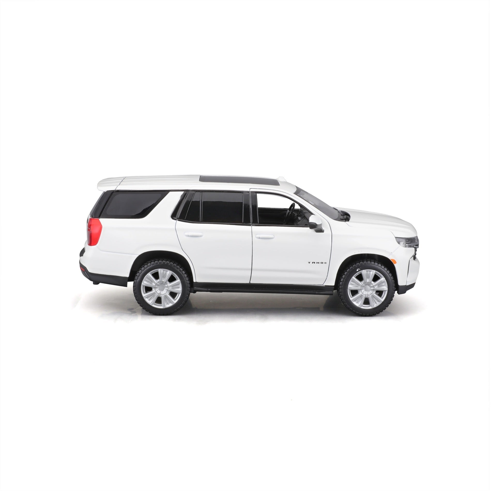 Maisto Chevrolet Tahoe 2021 White - 1:24 Diecast Model - Wild Willy